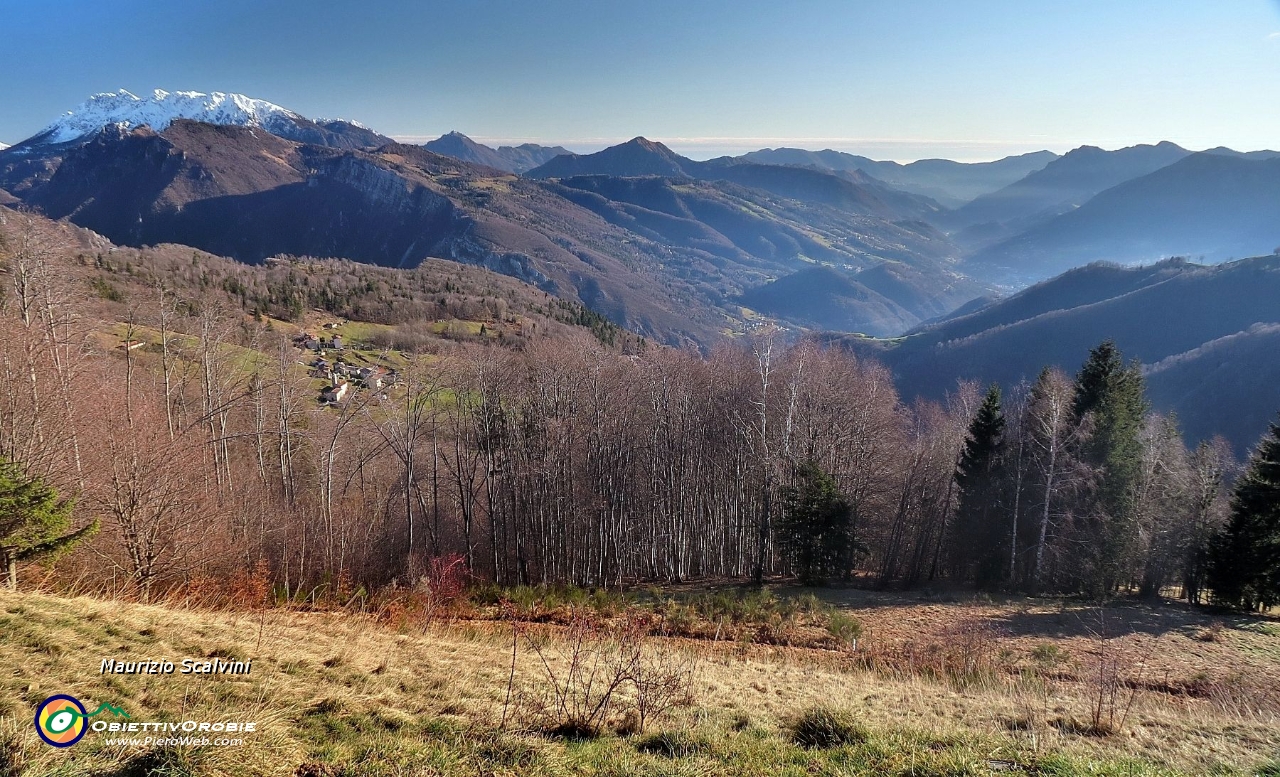 36 Scendo a valle con questo panorama negli occhi....JPG